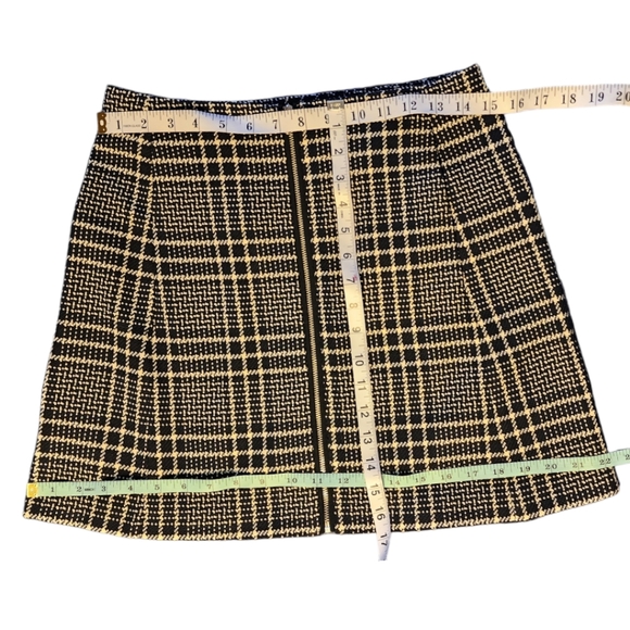 Zara Basic Collection Skirt will full Zipper in front, Pockets, Size Med - Picture 8 of 12